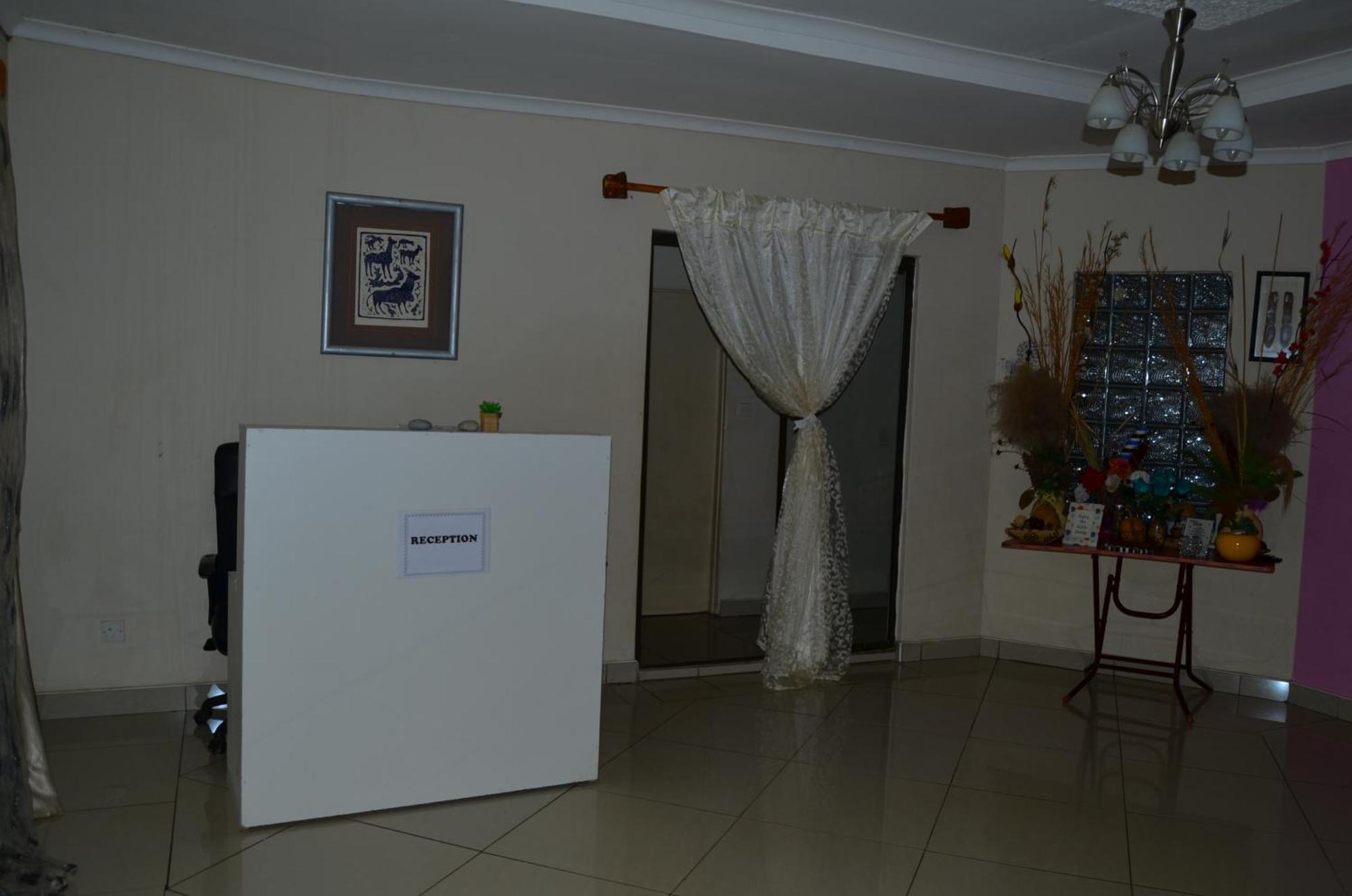 Chobe Kulotu Guest House Kasane Exterior photo
